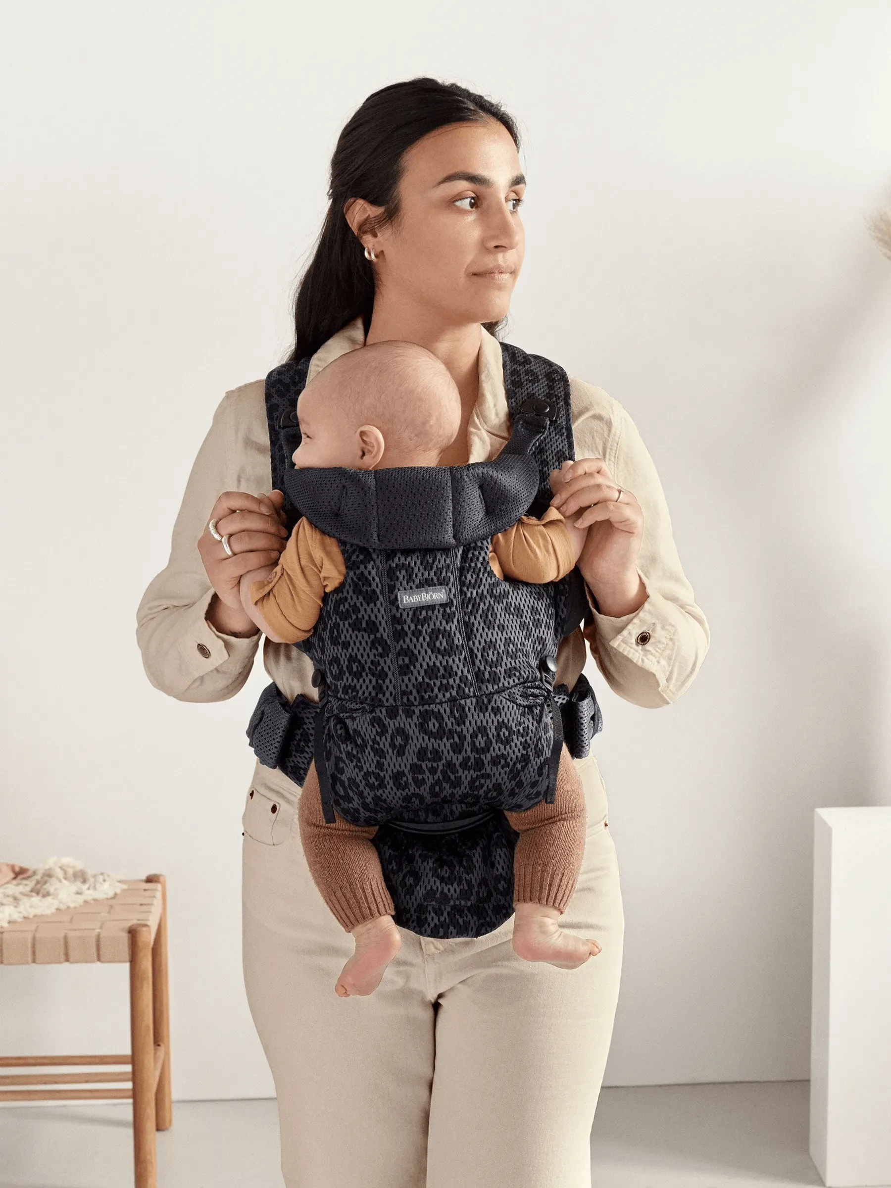 BabyBjörn Baby Carrier Free (0-15 Months)