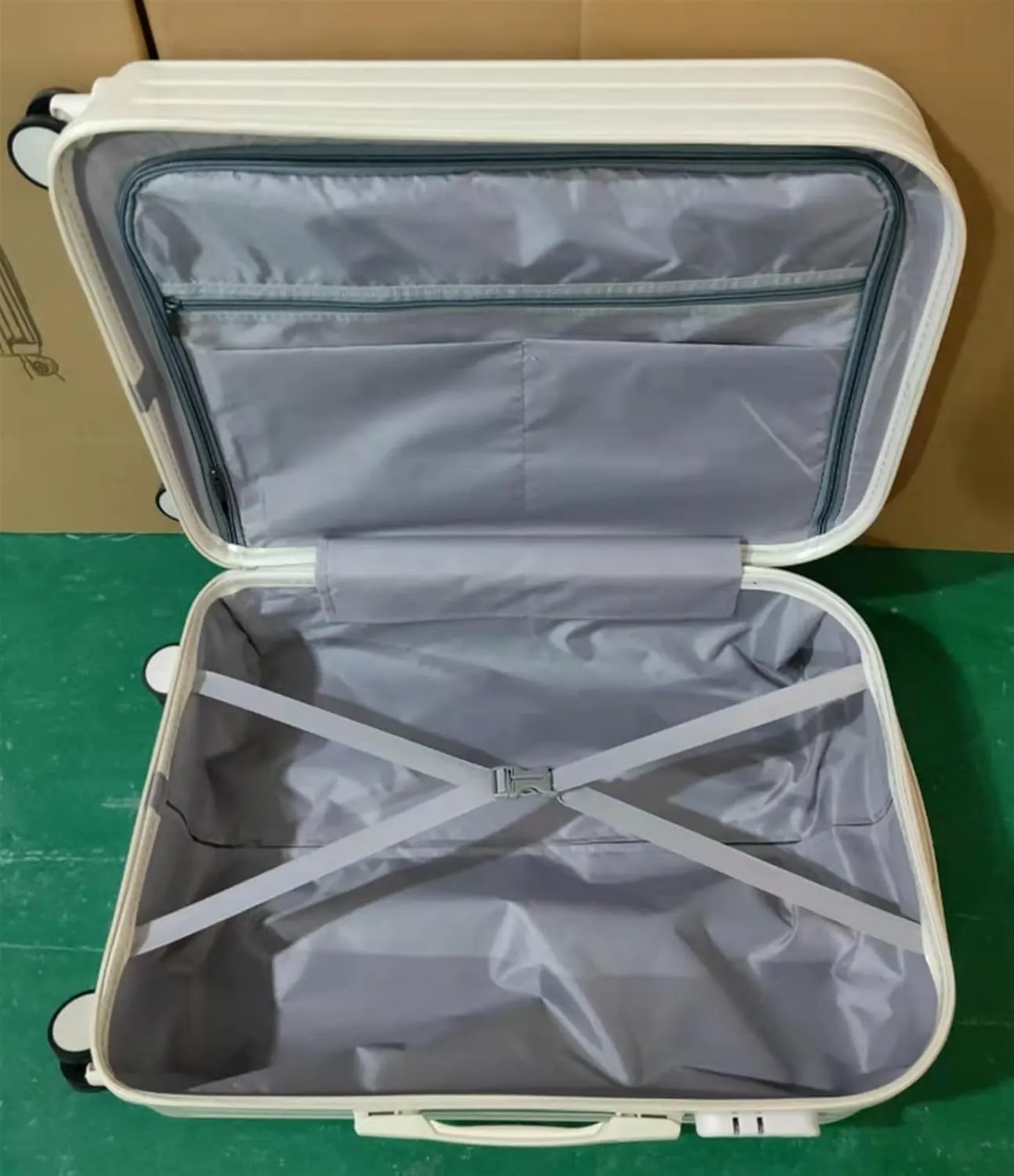 Carry On Luggages Suitcase Luggage Hard Suitcases Lightweight Password Luggage Wheeled Men's Women's Suitcase Luggage Suitcases (E-24inch