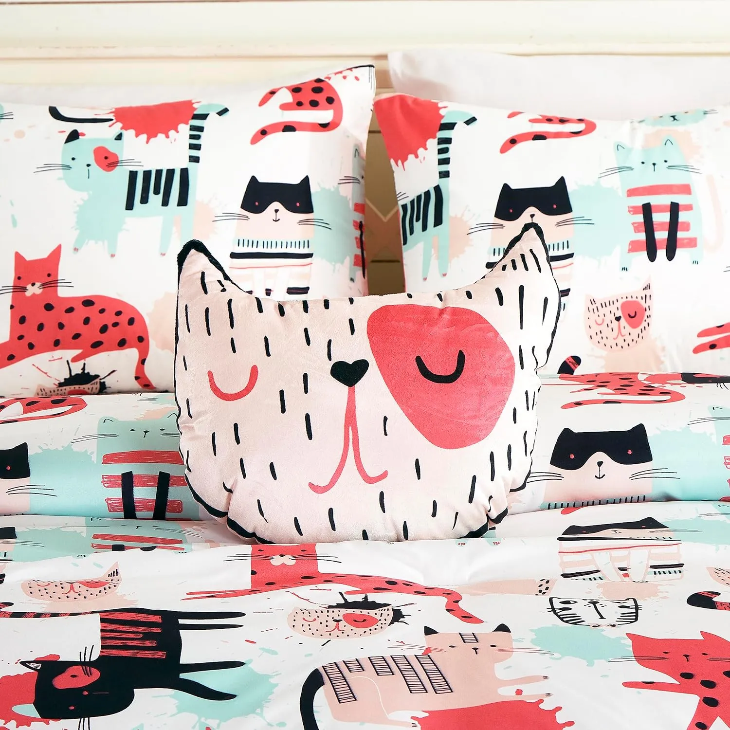 Chezmoi Collection 4-Piece Cartoon Cats Bedding Set Full/Queen Size - Blue Pink Black Soft Microfiber Comforter Set w/Cat Throw Pillow for Kids Teens