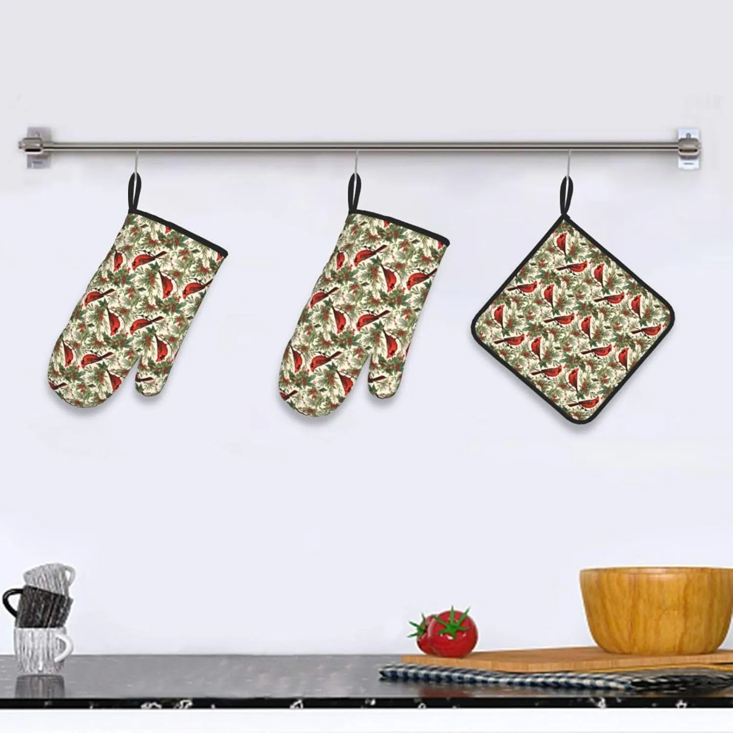 Christmas Red Bird Pine Branch Decor, Christmas Red Bird Pine Branch Oven Mitts and Pot Holders Sets, Cookie Bag Kitchen Cooking Baking BBQ Gloves 3pcs