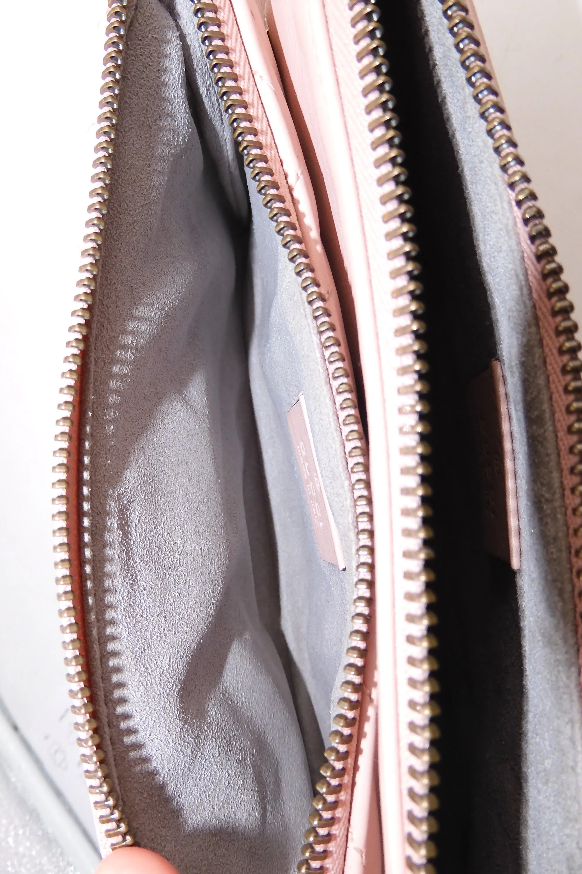 GG Marmont Matelasse Pouch with Strap Pink