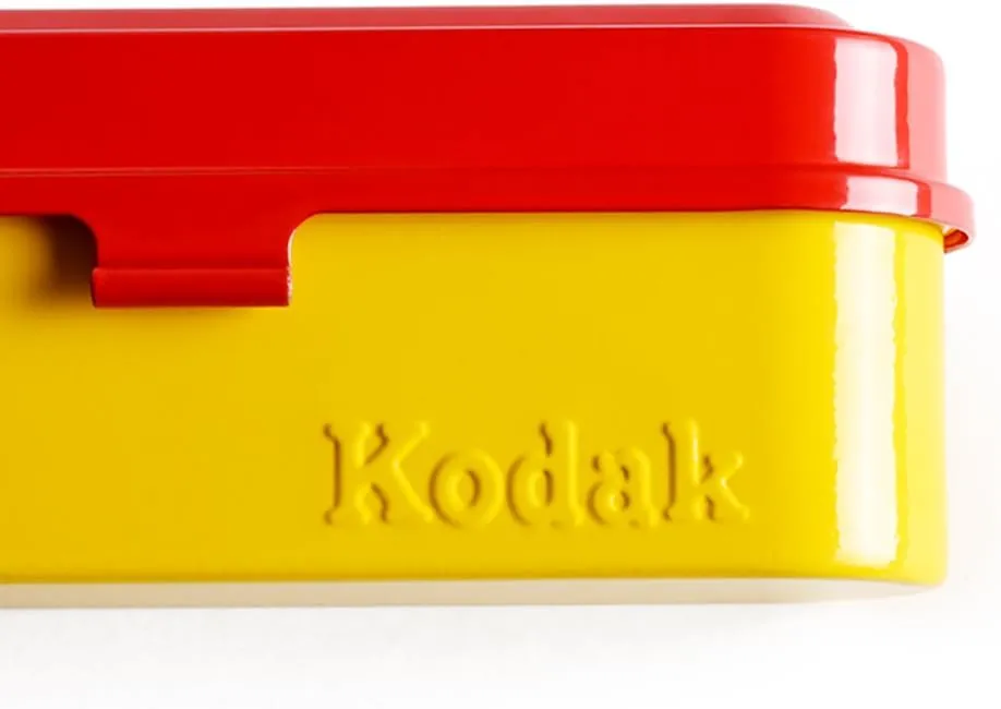 KODAK Film Case - for 5 Rolls of 35mm Films - Compact, Retro Steel Case to Sort and Safeguard Film Rolls (Film is not Included) (Red)