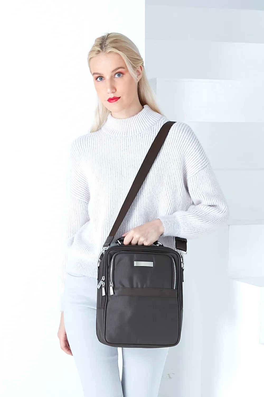 [LAST ITEM] Huskies HK 02-766 Bruno Messenger Bag