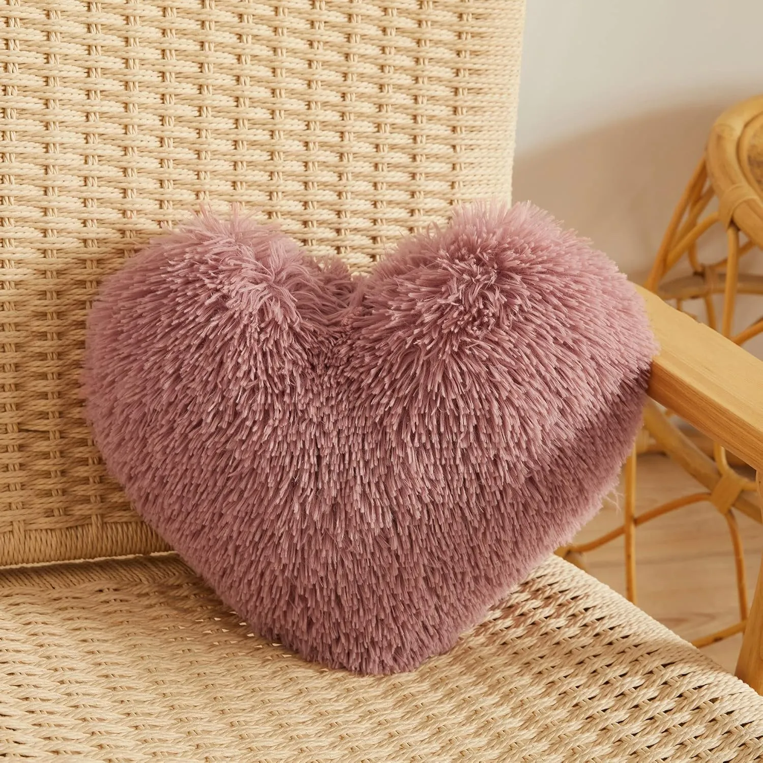 MEGO Fluffy Heart Pillow, Faux Fur Decorative Throw Pillow, Plush Shaggy Heart Shaped Pillow w Insert&Cover, Cute Furry Throw Pillows for Couch Bed Sofa Kid Girls Women, Old Pink