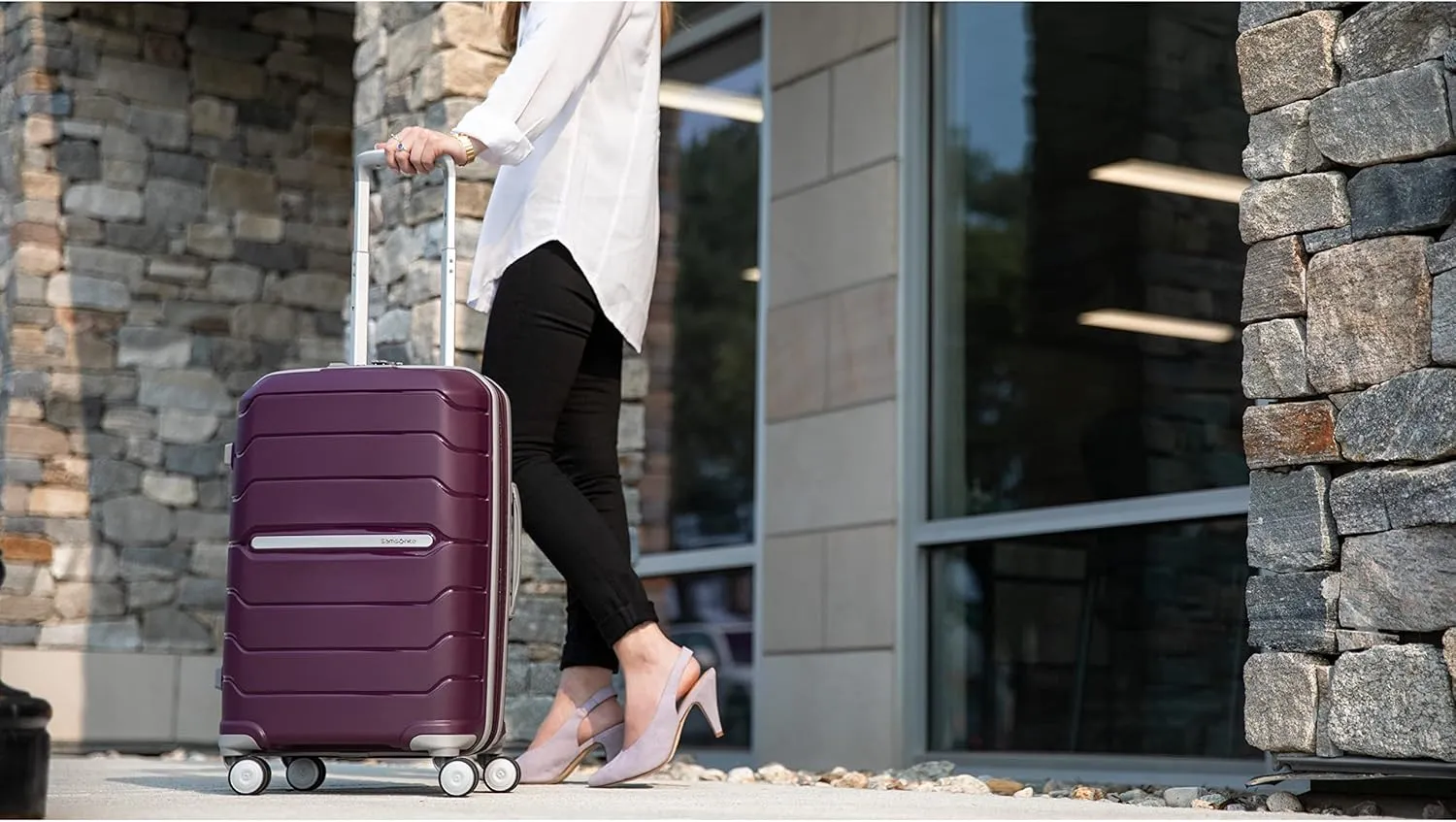Samsonite Freeform 28-Inch Large Luggage with Dual 360° Spinner Wheels - Checked Suitcase - TSA Lock, Airline-Approved - Lightweight Durable Polypropylene Expandable Hardshell - Amethyst Purple