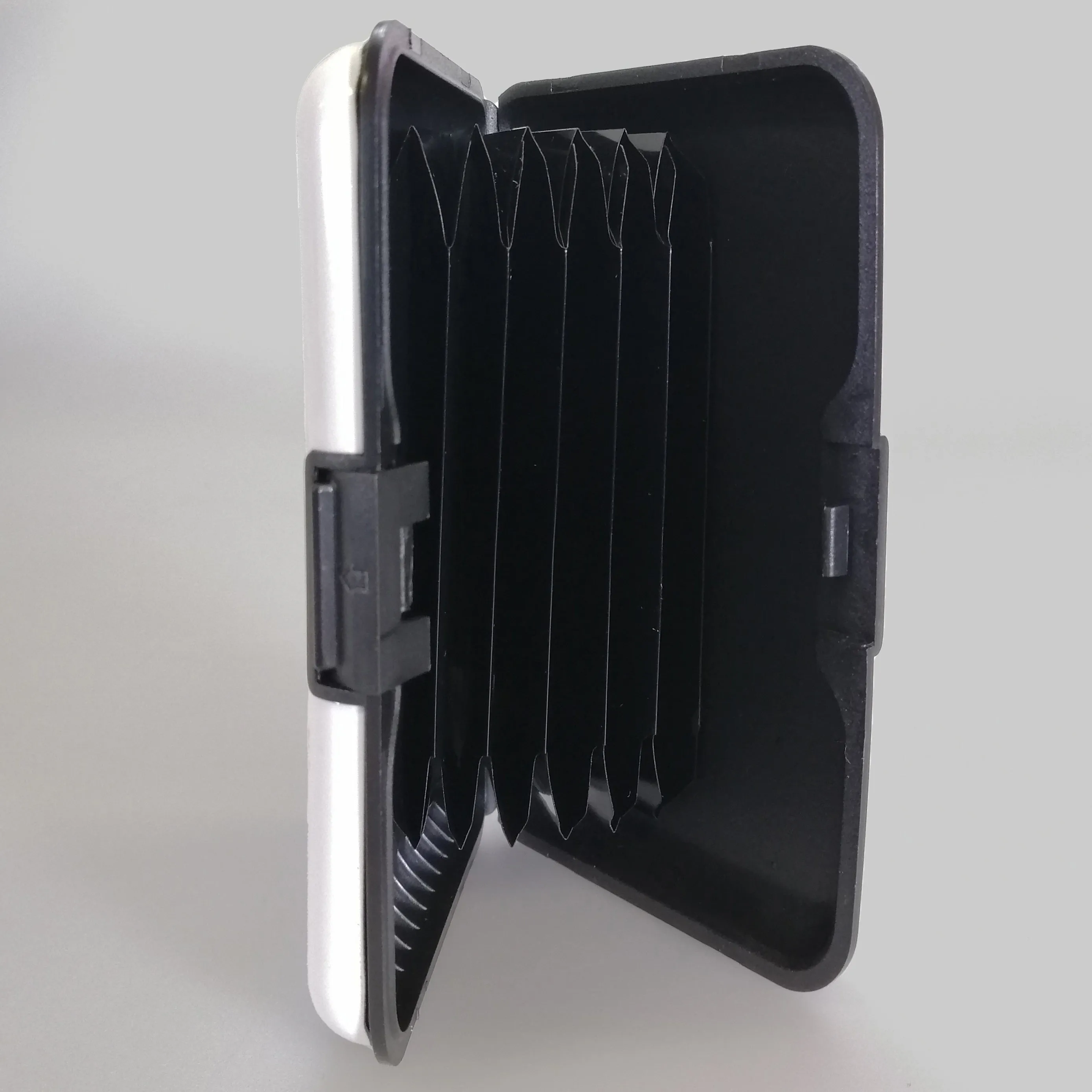 Sophie Blokker - Tui Card Holder