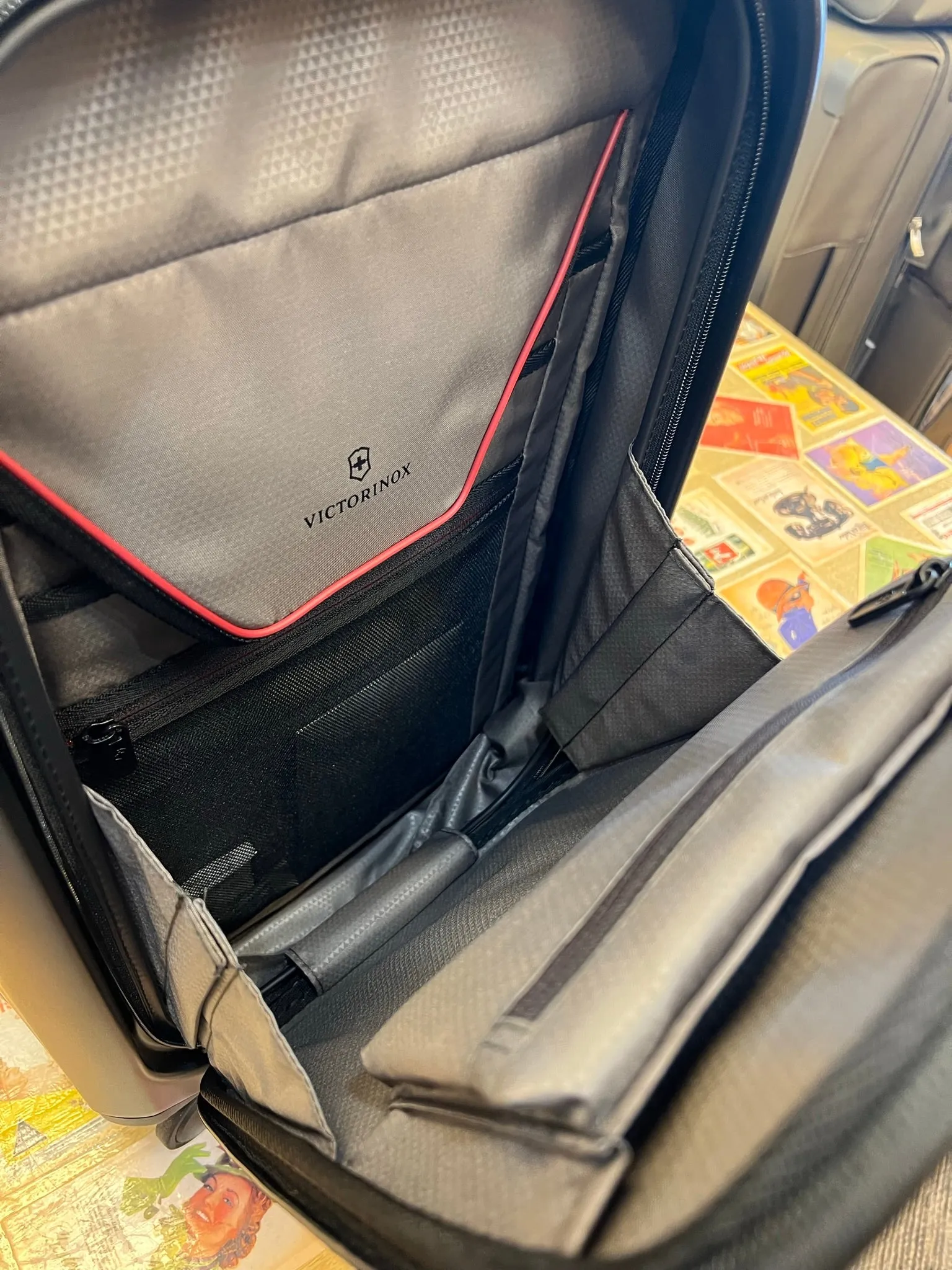 Victorinox Spectra 3.0 Hardside Frequent Flyer Expandable Carry-On Spinner