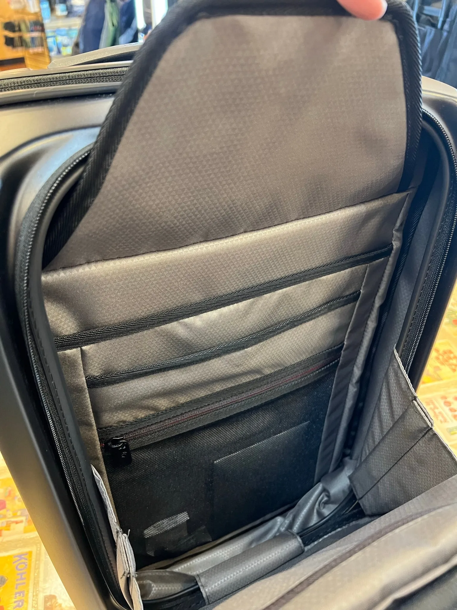 Victorinox Spectra 3.0 Hardside Frequent Flyer Expandable Carry-On Spinner
