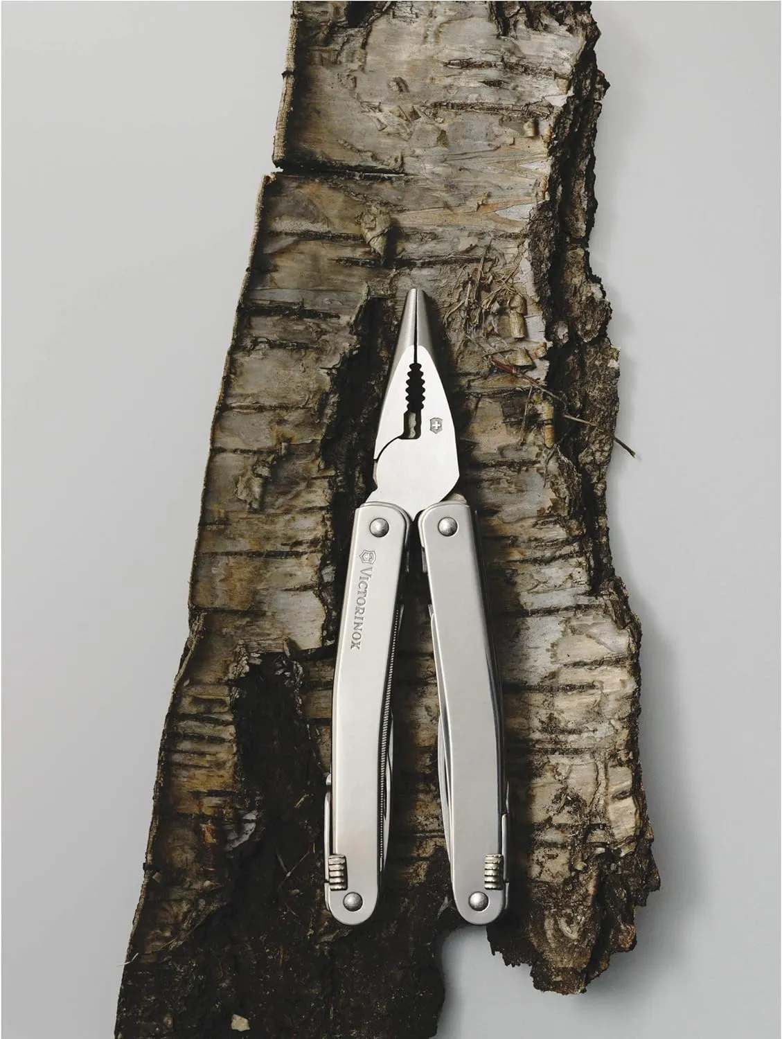 Victorinox Swiss Tool Spirit X Swiss Army Knife, 24 Function Swiss Made Multi-Tool with Needle-Nose Pliers, Wire Cutters and Large Blade - Silver